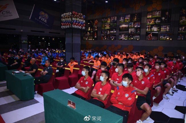 福登在接受TNTSports采访时表示，曼城上半场踢得很糟糕，但进球让曼城找回了状态。